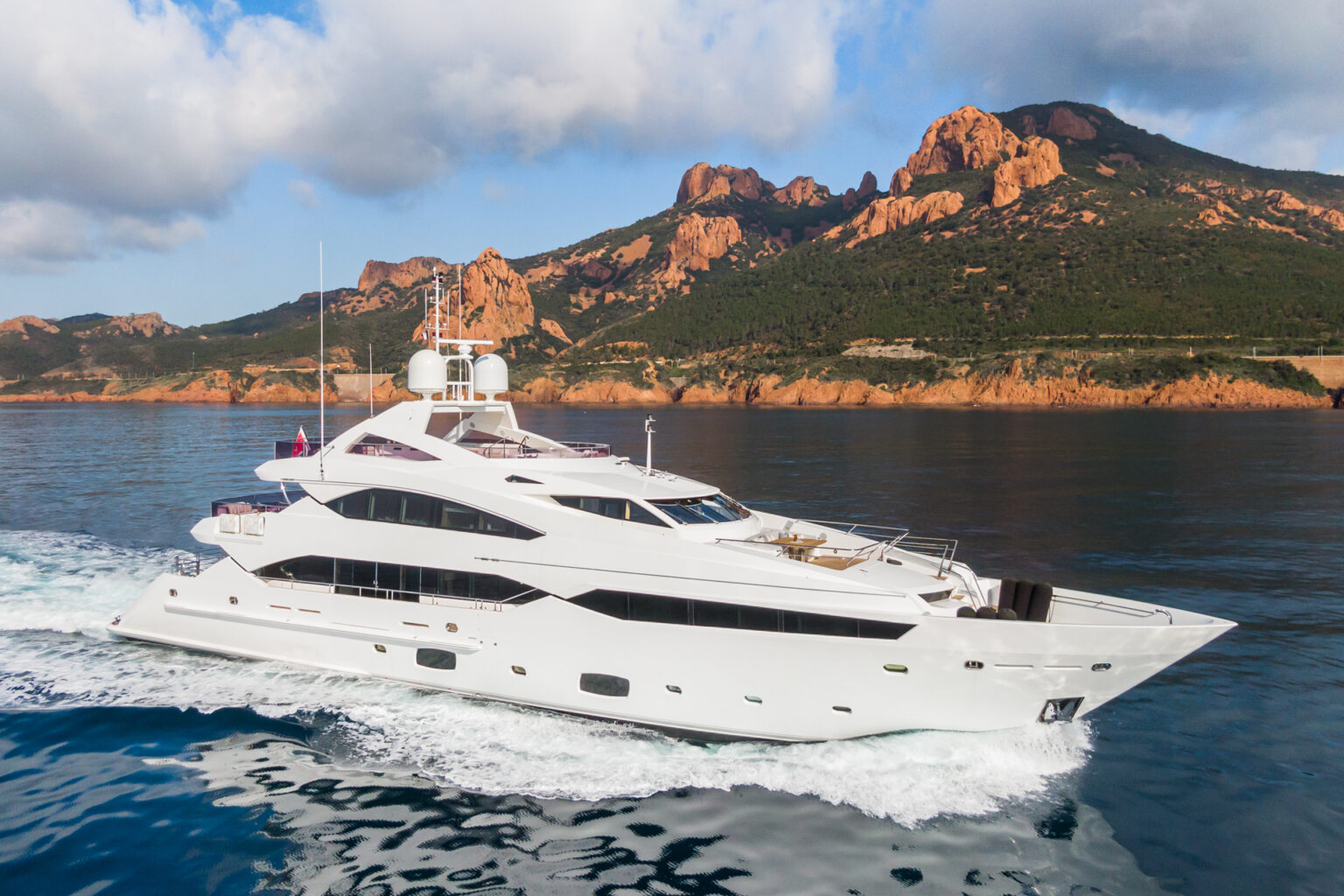 cruise yacht for sale